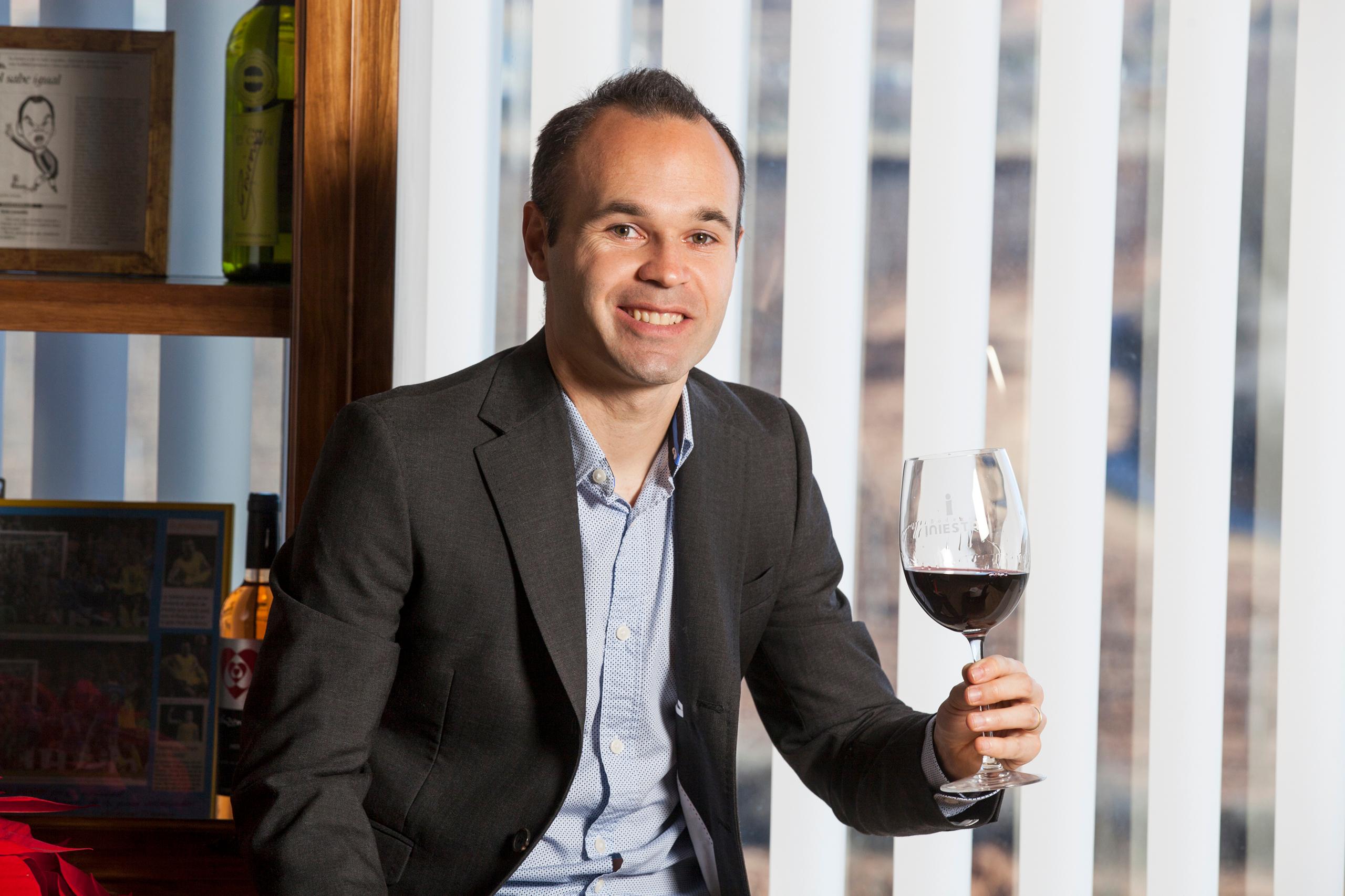 查尔顿高层：普雷斯蒂亚尼若歧视应去坐牢 没骂人干嘛用球衣挡嘴